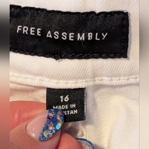 Free Assembly Women's Essential Slimming Jeans Button Fly SZ 16 - Picture 8 of 13